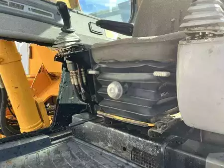 Lánctalpas kotrógép 1998 JCB JS130 (50)