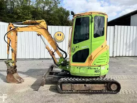 Mini kotrógép 2014 Hyundai ROBEX25Z-9A (3)