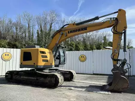 Гідравлічні екскаватори 2015 Liebherr R926 COMPACT LC (1)