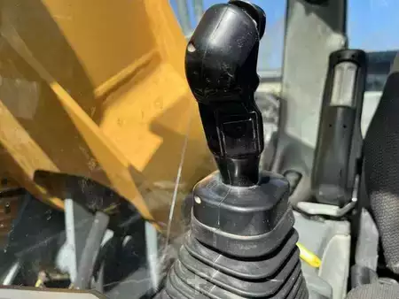 Гідравлічні екскаватори 2015 Liebherr R926 COMPACT LC (48)