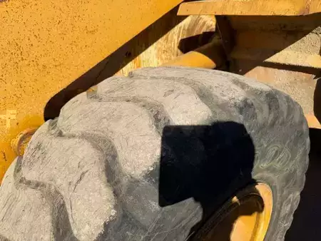 Kolové nakladače 1989 Komatsu WA 320-1 (12)