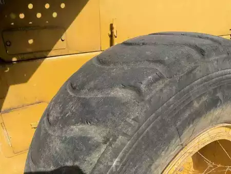 Kolové nakladače 1989 Komatsu WA 320-1 (14)