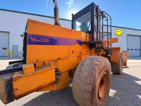 Kolové nakladače 1989 Komatsu WA 320-1 (5)