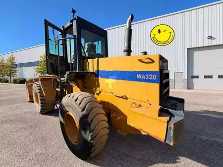 Kolové nakladače 1989 Komatsu WA 320-1 (8)