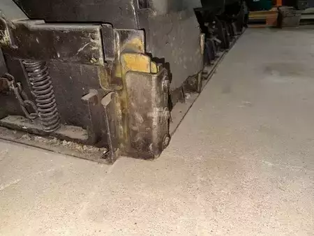 Casseformi scorrevoli 2008 BOMAG BF 223 C (46)