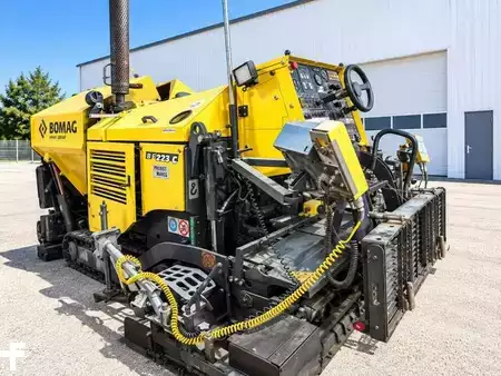 Casseformi scorrevoli 2008 BOMAG BF 223 C (8)