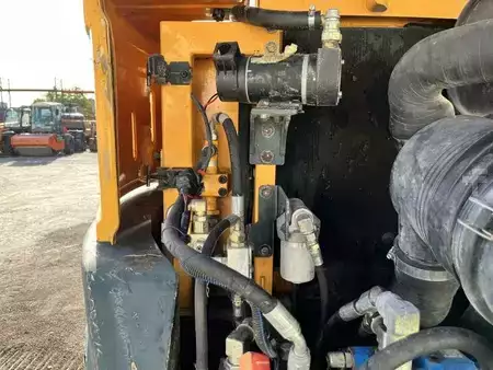 Lánctalpas kotrógép 2012 Hyundai ROBEX80CR-9 (35)