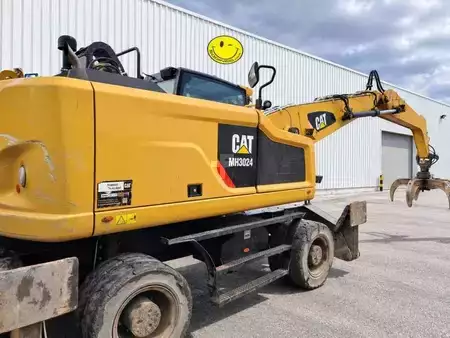 Překládací bagry  2019 Caterpillar MH3024 + grappin + GRAPPIN (2)