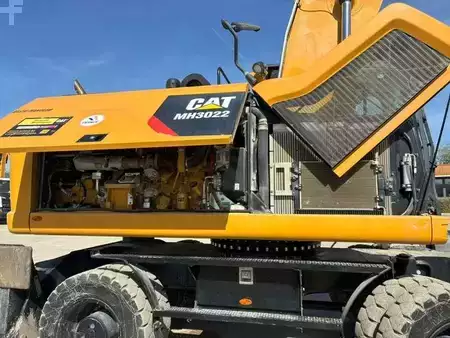 Перевантажувальні роботи на екскаваторах 2020 Caterpillar MH3022 (18)