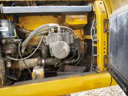 Korečková rýpadla 2018 Komatsu PC490LC-11 (8)