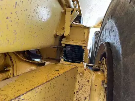 Zalomené klouby-dampry  1989 Volvo A35 6X6 (18)