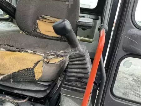 Korečková rýpadla 2000 Komatsu PC180LC-6K (41)