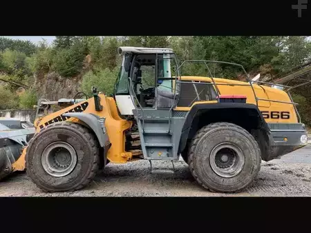 Колісні навантажувачі 2015 Liebherr L566 (1)