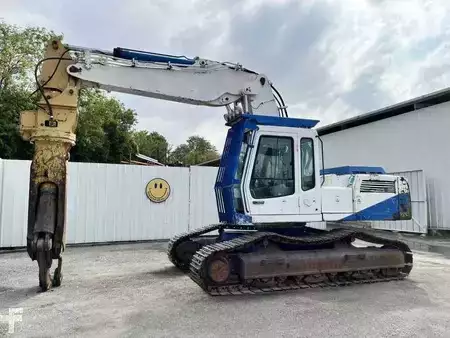 Lánctalpas kotrógép 2000 Liebherr R924B HD-SL (1)