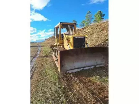 Pásové buldozery 1989 Caterpillar D6D (3)