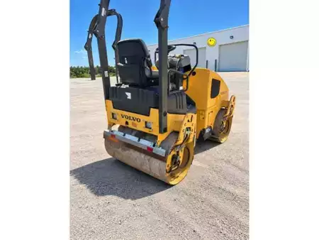 Tandemové válce 2015 Volvo DD25W (2)