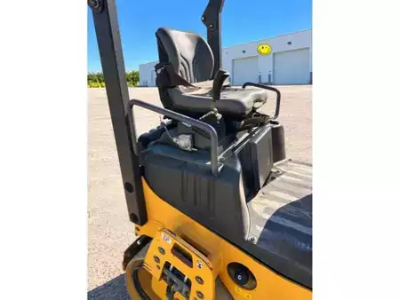 Tandemové válce 2015 Volvo DD25W (3)