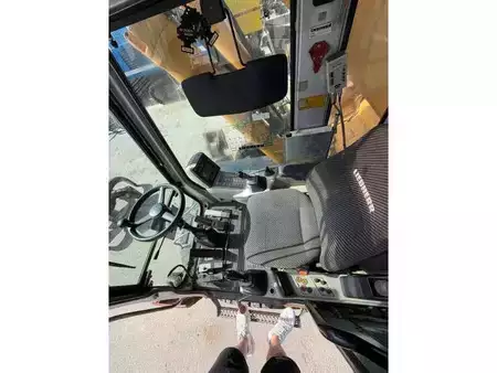 Escav. Movimenta zione sollev. 2005 Liebherr A934 B HD LITRONIC (25)