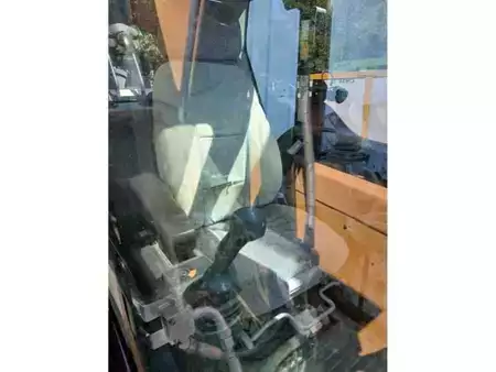 Mobilní bagry 2017 Caterpillar M315F (17)