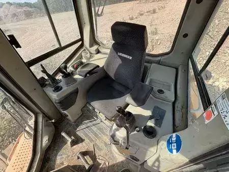Dozer Apripista 2009 Liebherr PR 734 LGP (14)