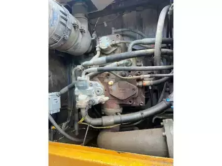 Escavatori cingolati 2013 Liebherr R936 LC (25)