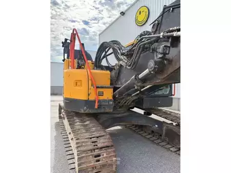 Hydraulic Excavators 2018 Volvo ECR235EL (4)