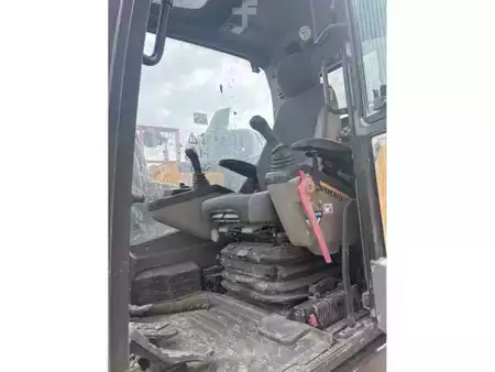 Hydraulic Excavators 2018 Volvo ECR235EL (9)