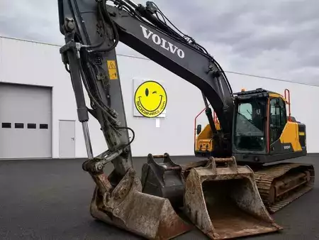 Pelles sur chenilles 2020 Volvo EC220EL (1)