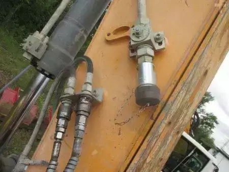 Korečková rýpadla 2013 Liebherr R926 LC (18)