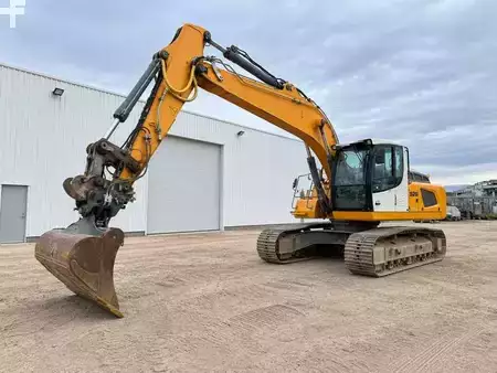Korečková rýpadla 2013 Liebherr R926 LC (2)