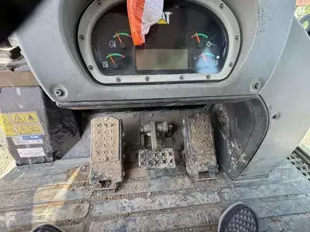 Chargeuse sur chenilles 2011 Caterpillar 963 D (8)