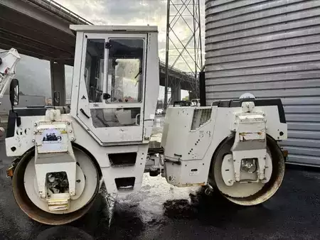 Walce gładkie 2000 BOMAG BW144AD2 (24)