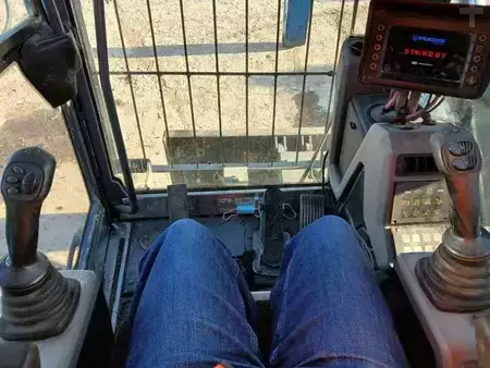 Překládací bagry  2018 Fuchs MHL320F (27)