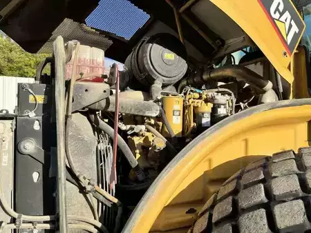 Sheepsfoot rollers 2018 Caterpillar CS76B (38)
