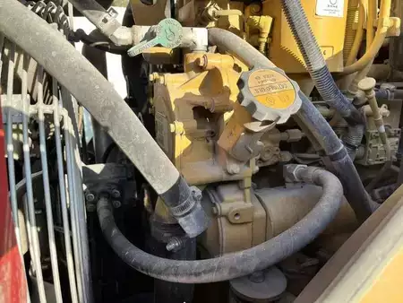Sheepsfoot rollers 2018 Caterpillar CS76B (40)