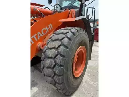 Kolové nakladače 2015 Hitachi ZW220-5 (4)