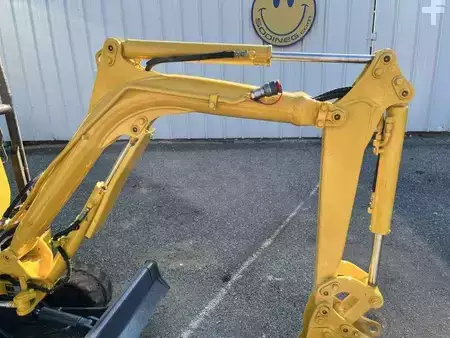 Mini excavadoras 2007 Komatsu PC09-1 (11)