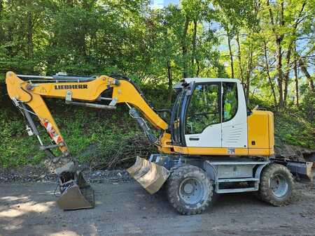 Mobiele graafmachines 2015 Liebherr A 910 COMPACT (2)