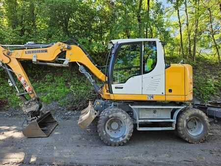 Mobiele graafmachines 2015 Liebherr A 910 COMPACT (5)