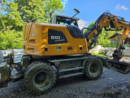Mobiele graafmachines 2015 Liebherr A 910 COMPACT (9)