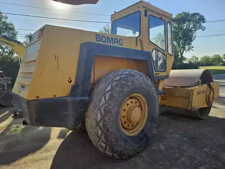 Compactadores monocilindros 1988 BOMAG BW 214 D (13)