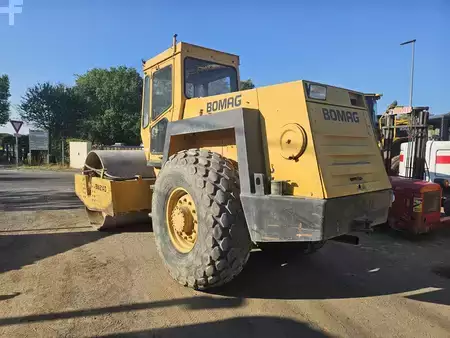 Compactadores monocilindros 1988 BOMAG BW 214 D (9)