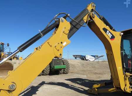 Rigid Backhoe Loader 2017 Caterpillar 420F2 IT (8)