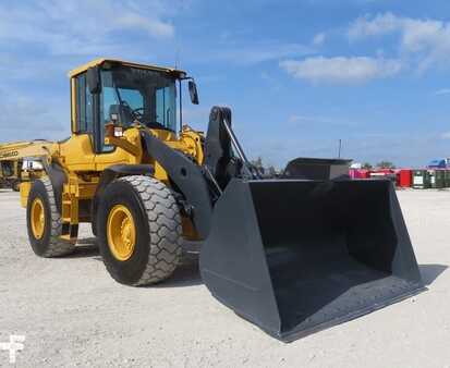 Wheel Loaders 2008 Volvo L90F (2)