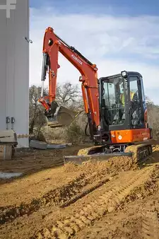 Crawler Excavators 1900 Kubota KX033-4 (4)