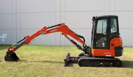 Crawler Excavators 1900 Kubota KX033-4 (8)