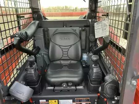 Skid Steers 2024 Kubota SSV75PHC (7)
