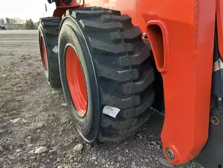 Skid Steers 2024 Kubota SSV75PHC (8)