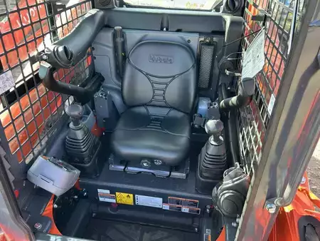Cargadores compactas 2025 Kubota SSV75PHC (8)