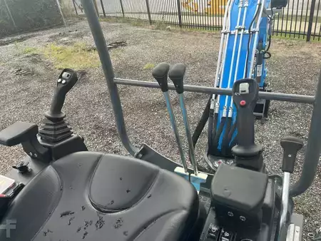 Crawler Excavators 2023 Cratos CMX18 (10)